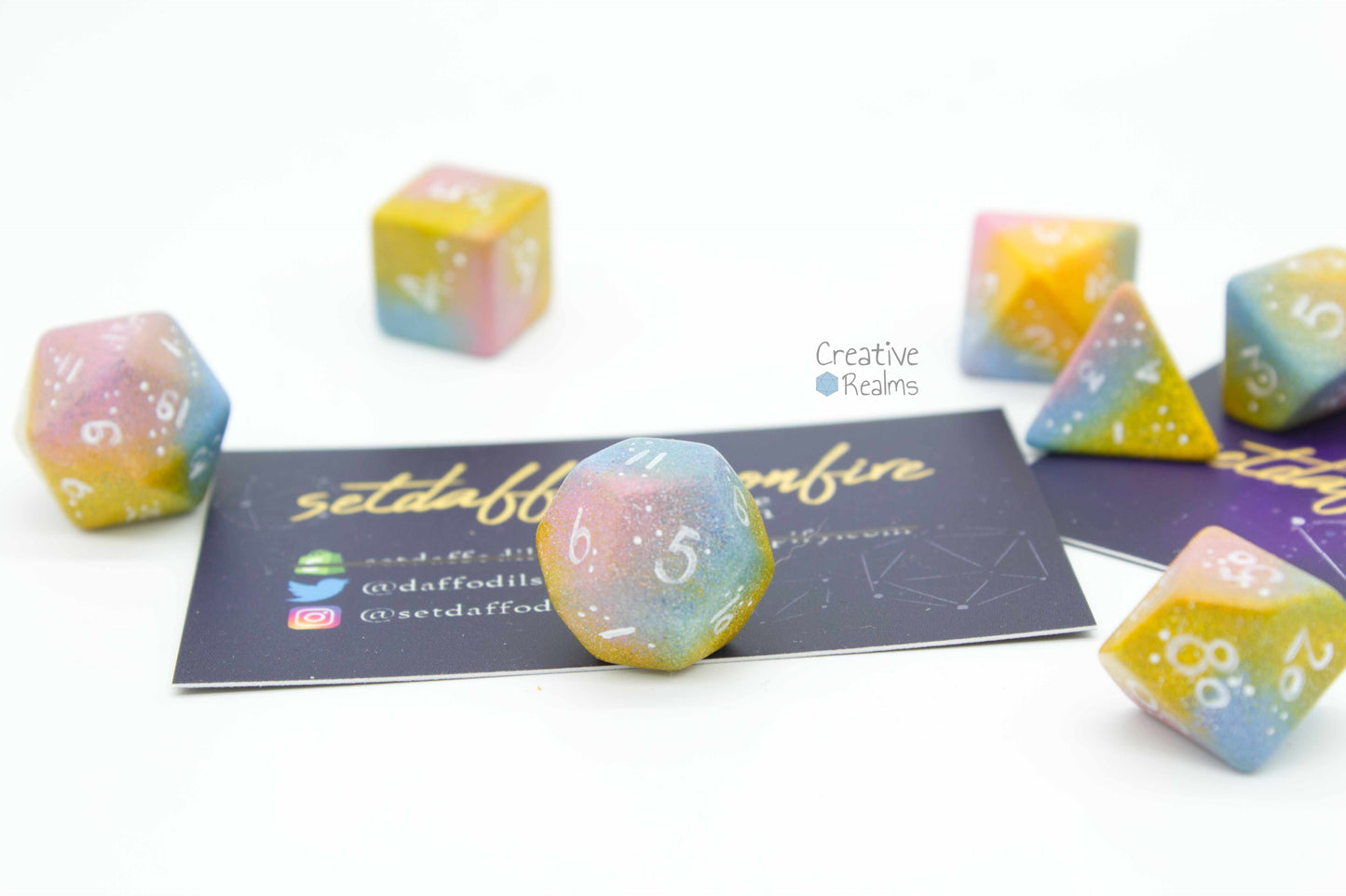 Würfelset 7-teilig Pride Galaxy Pansexual (SetDaffodilsOnFire, handbemalt)